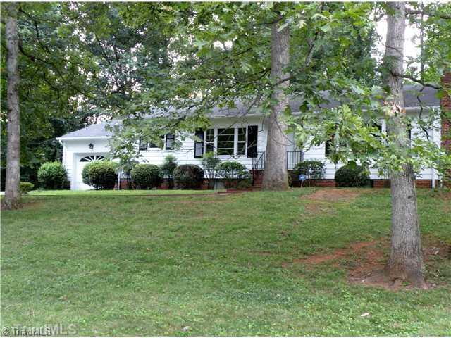 1044 Huntingdon Road Winston-Salem, NC 27104 - Photo 15 of 15 Exterior Front.