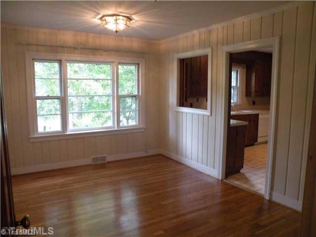 1044 Huntingdon Road Winston-Salem, NC 27104 - Photo 4 of 15 Dining Room.