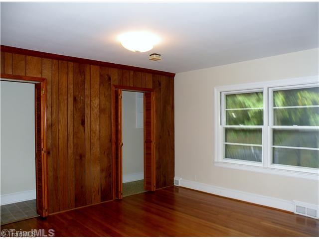 1044 Huntingdon Road Winston-Salem, NC 27104 - Photo 6 of 15 Master Bedroom.
