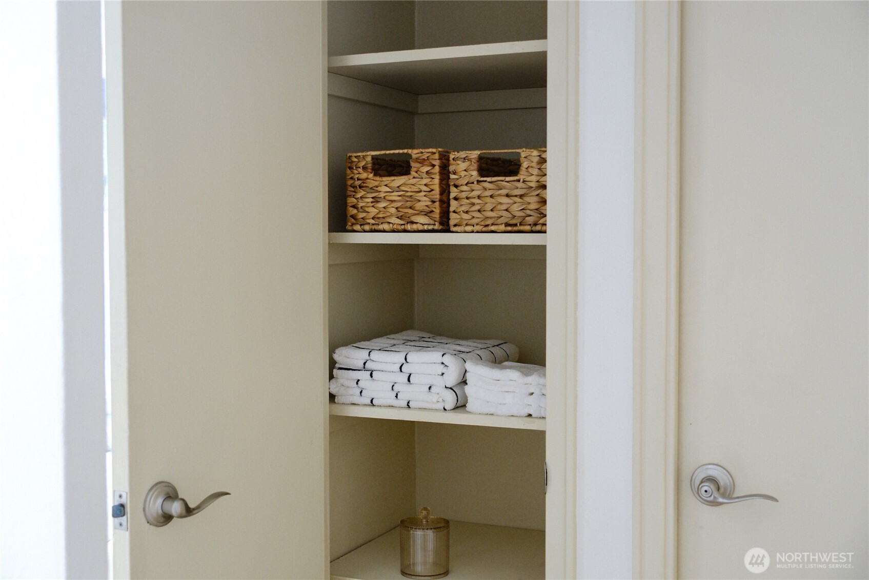 1105 Spring Street, Unit 304 Seattle, WA 98104 - Photo 18 of 31 Gallery Image 18