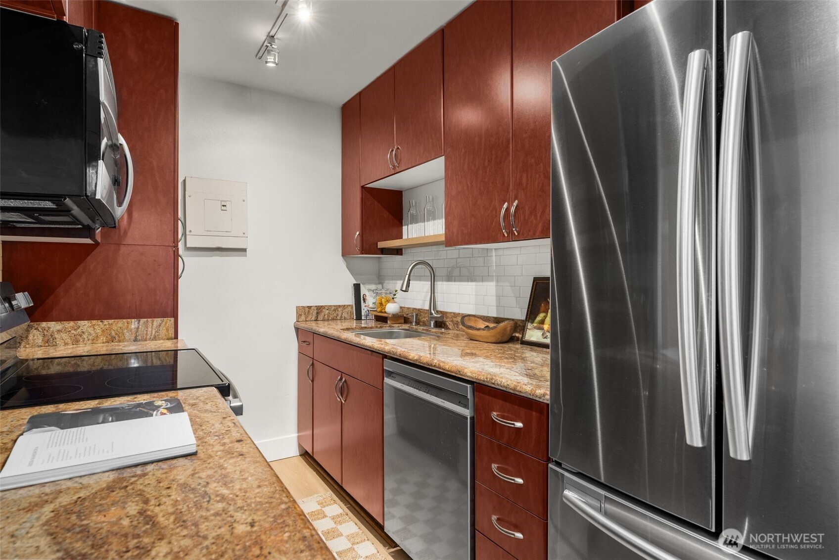 1105 Spring Street, Unit 304 Seattle, WA 98104 - Photo 7 of 31 Gallery Image 7