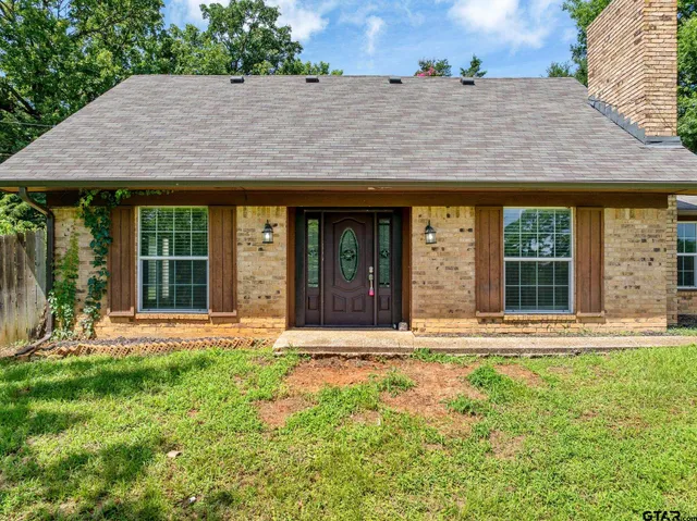 $299,000 | 10816 Mountain View Place, Whitehouse, TX 75791