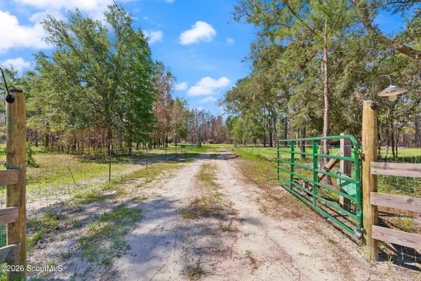 $90,000 | 15-16 17 Sunshine Road, Hortense, GA 31543