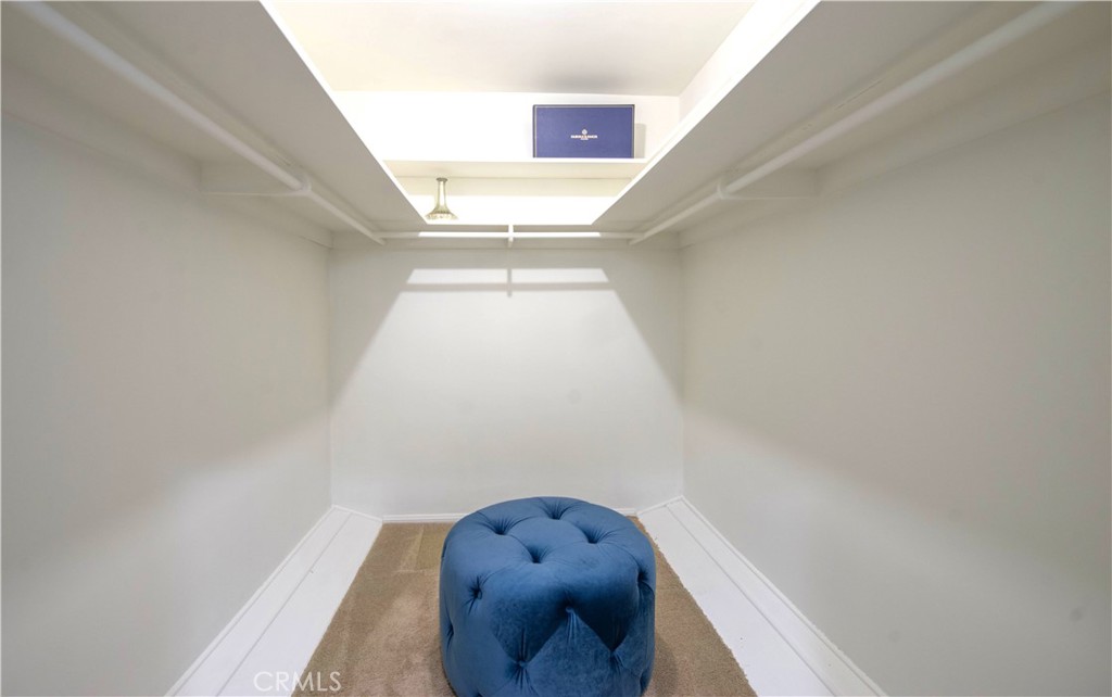 16529 Adlon Road Encino, CA 91436 - Photo 16 of 32