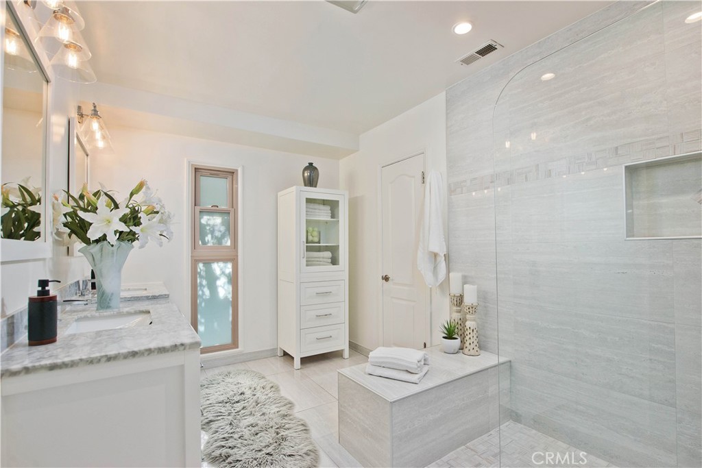 16529 Adlon Road Encino, CA 91436 - Photo 17 of 32