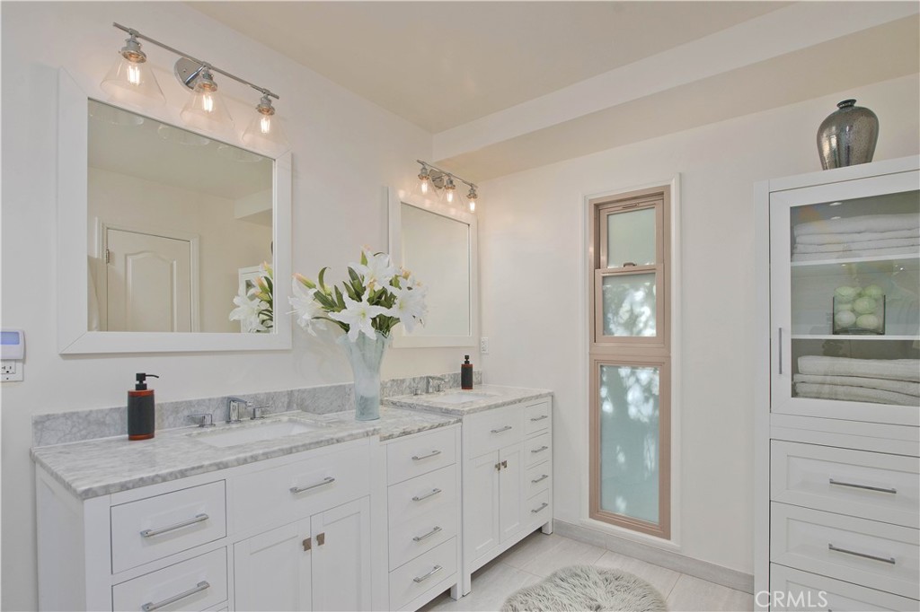 16529 Adlon Road Encino, CA 91436 - Photo 18 of 32