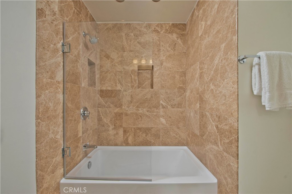 16529 Adlon Road Encino, CA 91436 - Photo 23 of 32