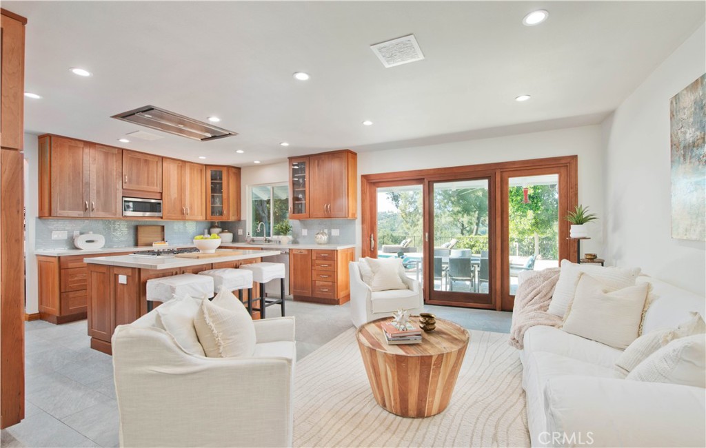 16529 Adlon Road Encino, CA 91436 - Photo 7 of 32