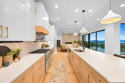 $1,899,950 | 3159 Chandler Parkway, Bellingham, WA 98226