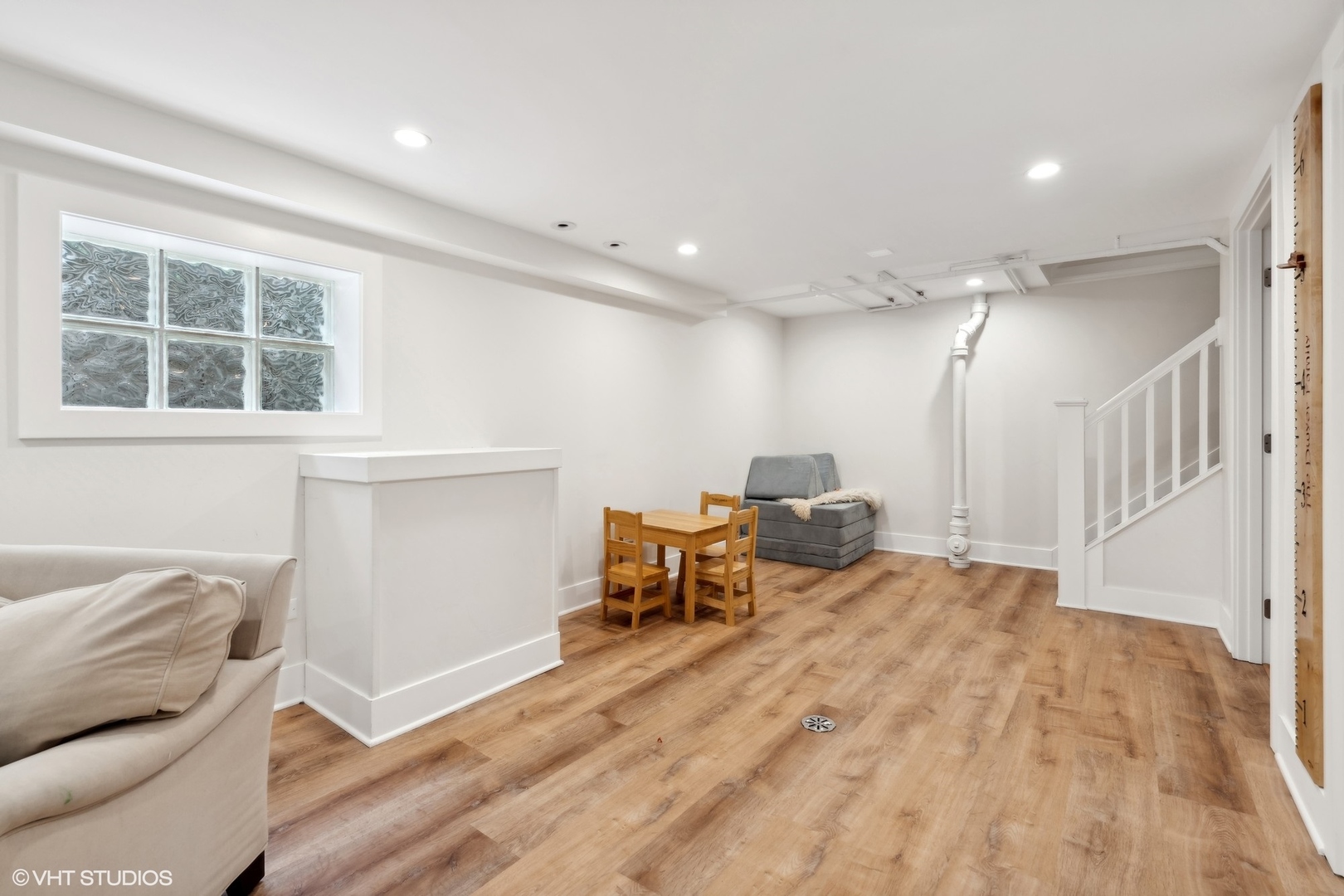 720 Willow Road Winnetka, IL 60093 - Photo 42 of 60 a bedroom with a bed and a window