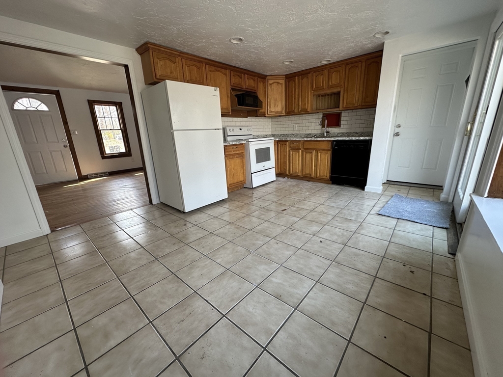 63 Crabtree Road Plymouth, MA 02360 - Photo 14 of 17