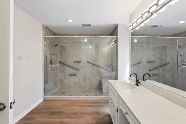 $1,600 | 5515 Strack Road, Unit 105, Houston, TX 77069