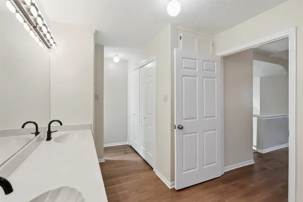 $1,600 | 5515 Strack Road, Unit 105, Houston, TX 77069