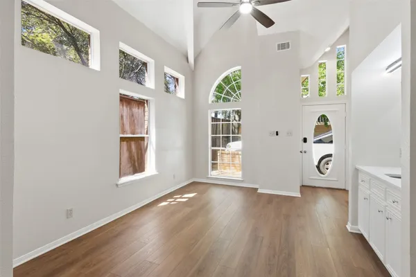 $1,600 | 5515 Strack Road, Unit 105, Houston, TX 77069