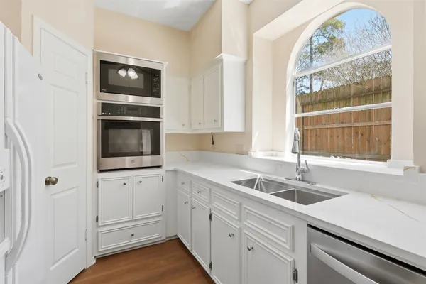 $1,600 | 5515 Strack Road, Unit 105, Houston, TX 77069