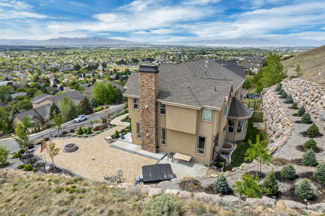 2543 East 700 South Springville, UT 84663 - Photo 69 of 73 Aerial view of residential area with mountains