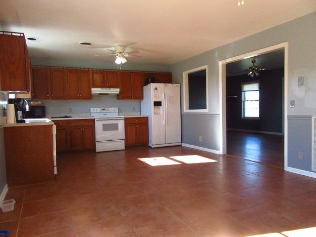 5267 Concord Road Springfield, TN 37172 - Photo 5 of 20 Nice Kitchen with Stove, Refrigerator, & Dishwasher