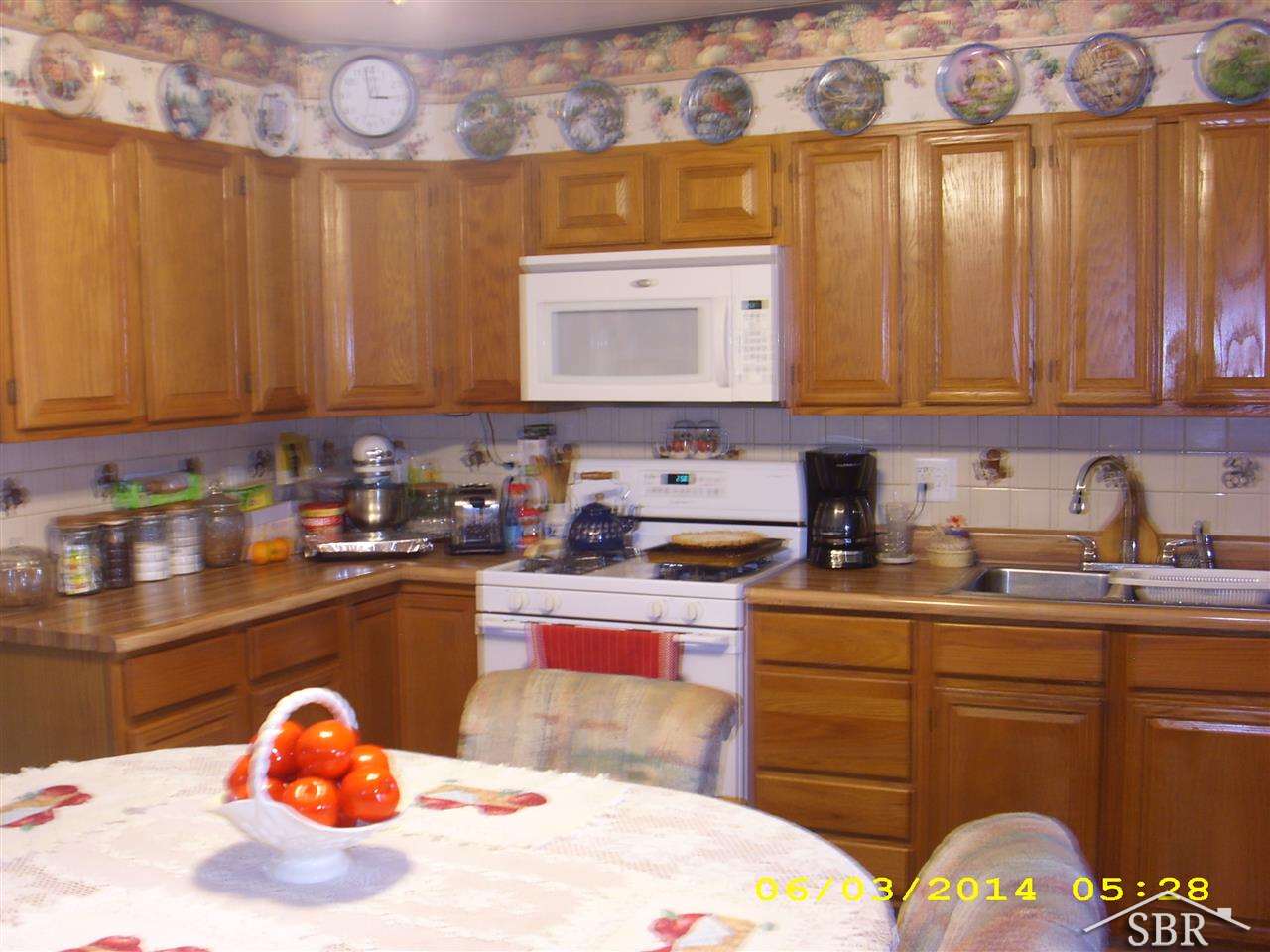 5929 Hess Road Saginaw, MI 48601 - Photo 8 of 12 Updated kitchen and appliances