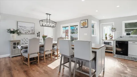 $699,999 | 178 Geery Avenue, Holbrook, NY 11741