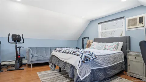 $699,999 | 178 Geery Avenue, Holbrook, NY 11741