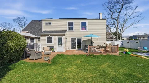 $699,999 | 178 Geery Avenue, Holbrook, NY 11741