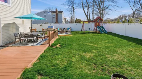 $699,999 | 178 Geery Avenue, Holbrook, NY 11741