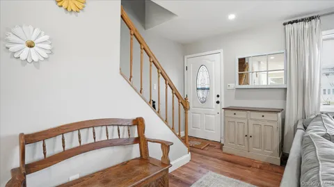 $699,999 | 178 Geery Avenue, Holbrook, NY 11741