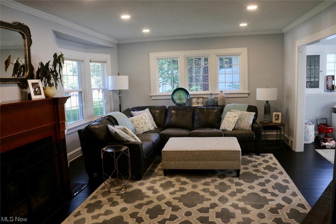 2452 Eaton Road Cleveland, OH 44118 - Photo 7 of 35 Gallery Image 7