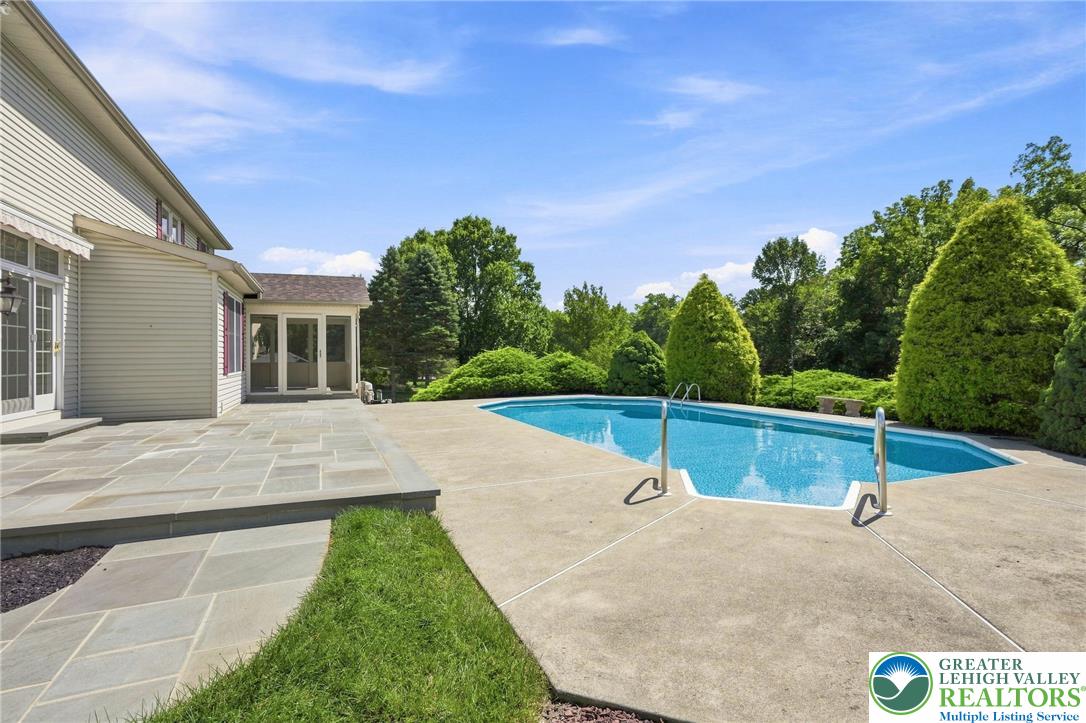 1572 Surrey Road Bethlehem, PA 18015 - Photo 37 of 45 Gallery Image 37