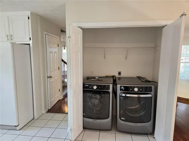 $365,000 | 3243 Oak Vista Way Southwest, Lawrenceville, GA 30044