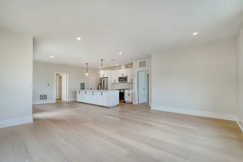 $779,900 | 62 Foundry Street, Unit 305, Wakefield, MA 01880