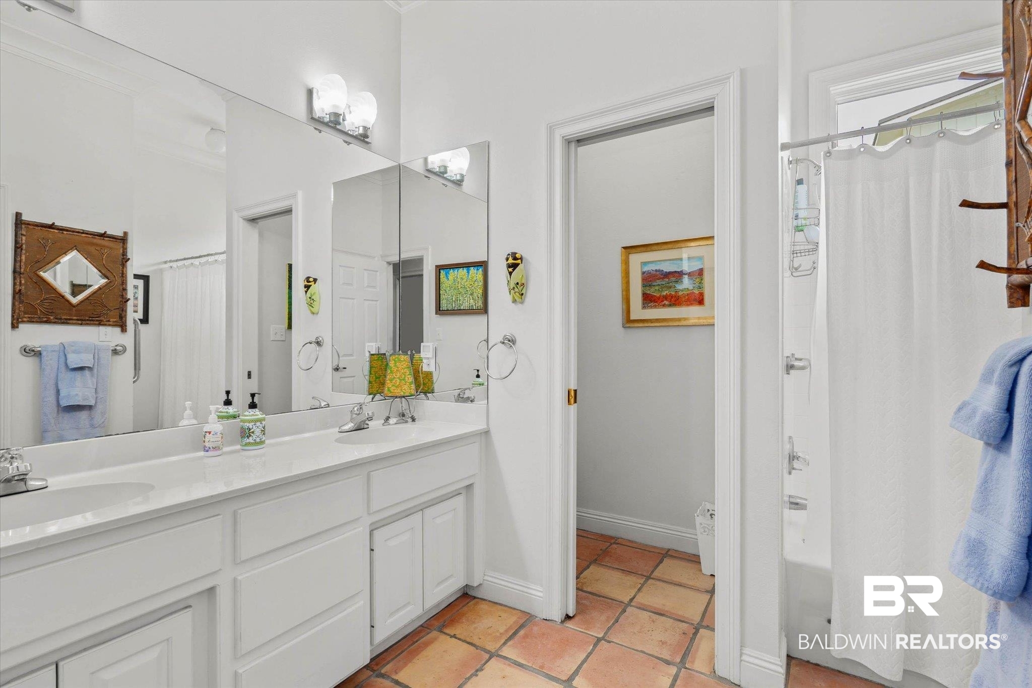 8841 Escambia Avenue Elberta, AL 36530 - Photo 28 of 66 Featuring Double Vanity