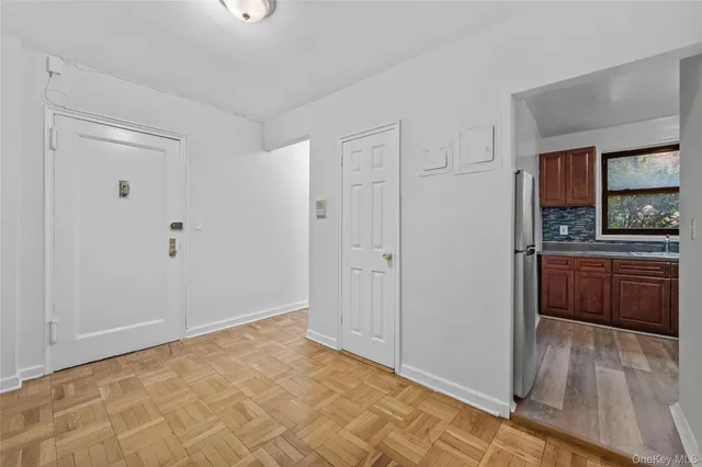 $1,925 | 140 East Hartsdale Avenue, Unit 1L, Hartsdale, NY 10530