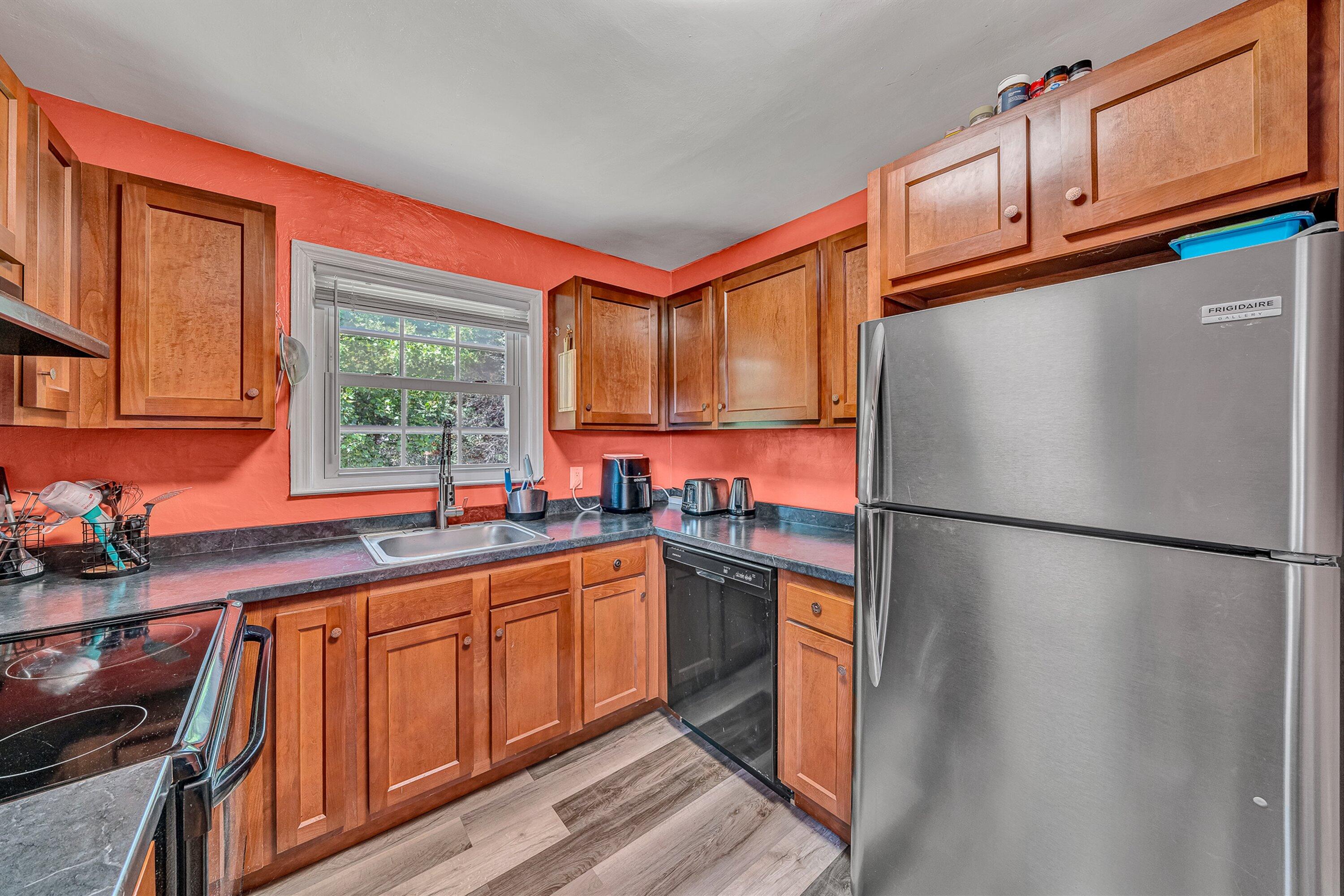 4930 Fralin Road Northwest Roanoke, VA 24012 - Photo 8 of 24 08-VM-07037