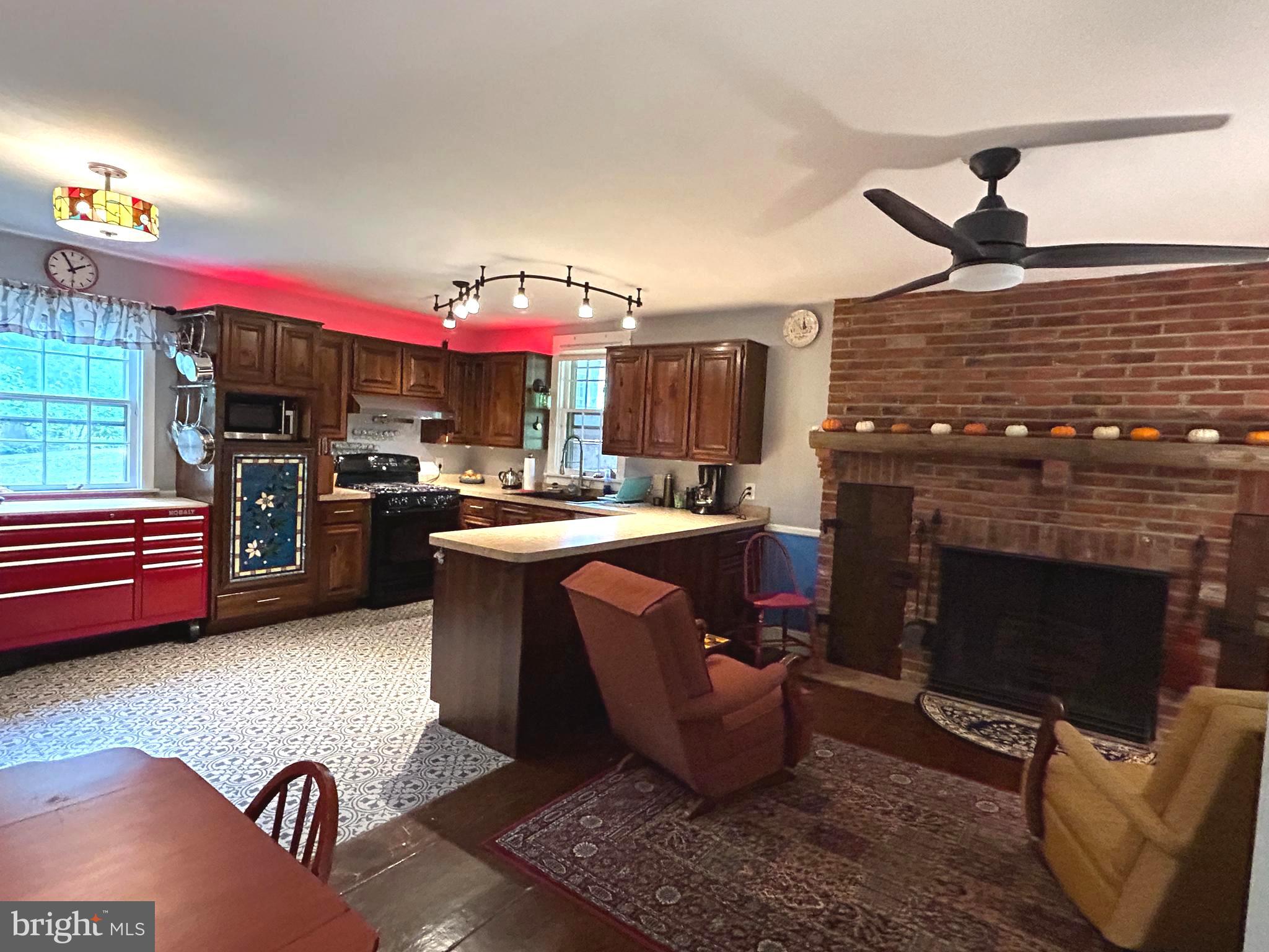 1733 Ridgewood Road York, PA 17406 - Photo 7 of 82 Gallery Image 7