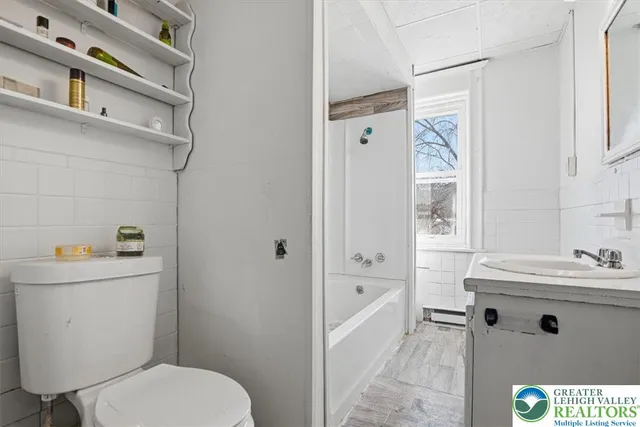 $214,900 | 492 South Franklin Street, Wilkes Barre, PA 18702