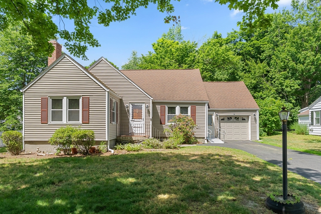 27 Kinnicutt Road Worcester, MA 01602 - Photo 1 of 38