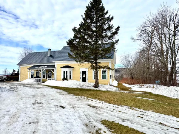 $434,000 | 881 South Hill Road, Stewartstown, NH 03576