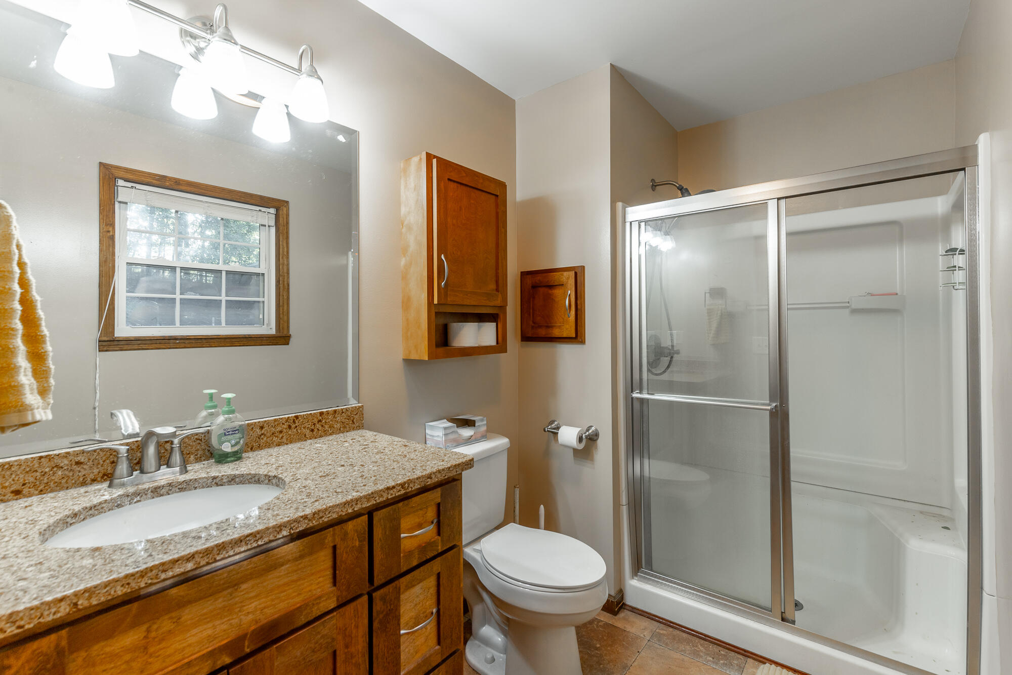 8983 Hale Road Hixson, TN 37343 - Photo 27 of 50 Full Ensuite Primary Bath