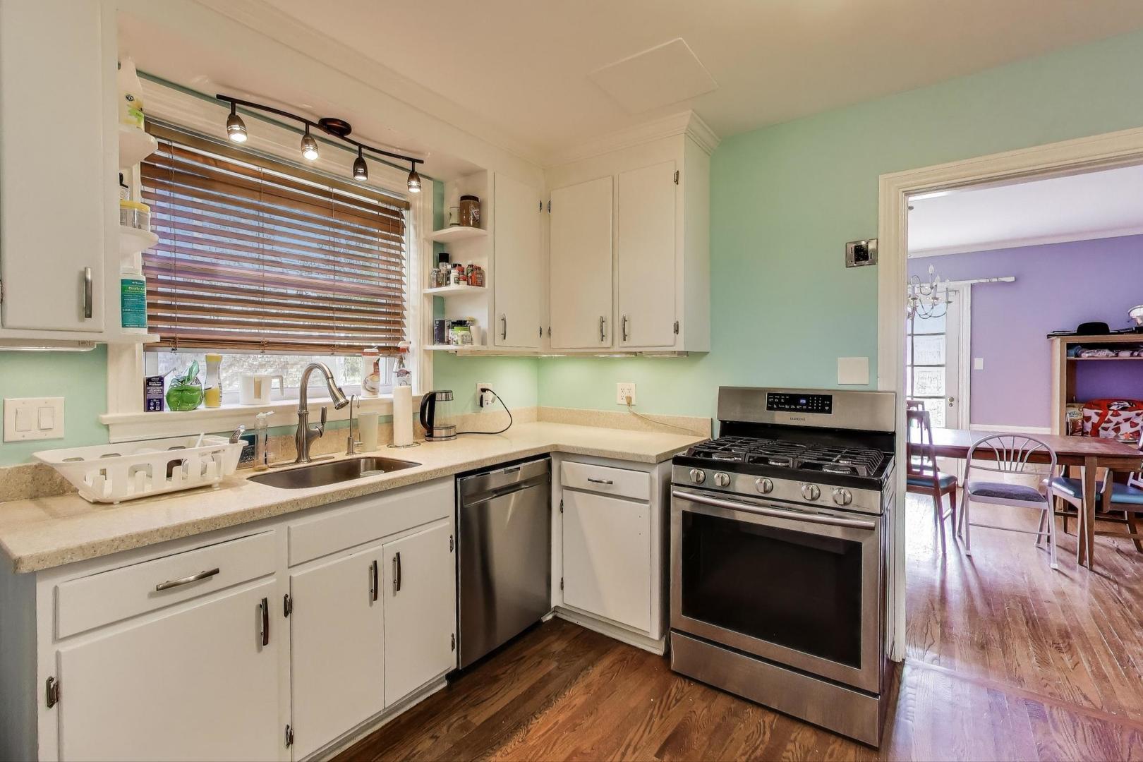 4350 Bobolink Terrace Skokie, IL 60076 - Photo 11 of 43