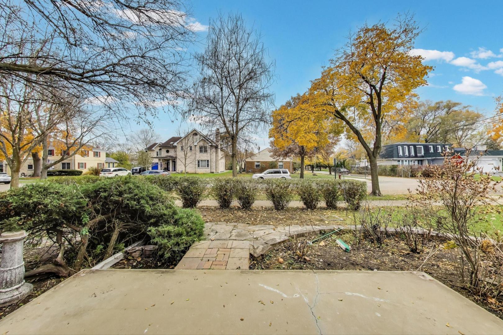 4350 Bobolink Terrace Skokie, IL 60076 - Photo 32 of 43