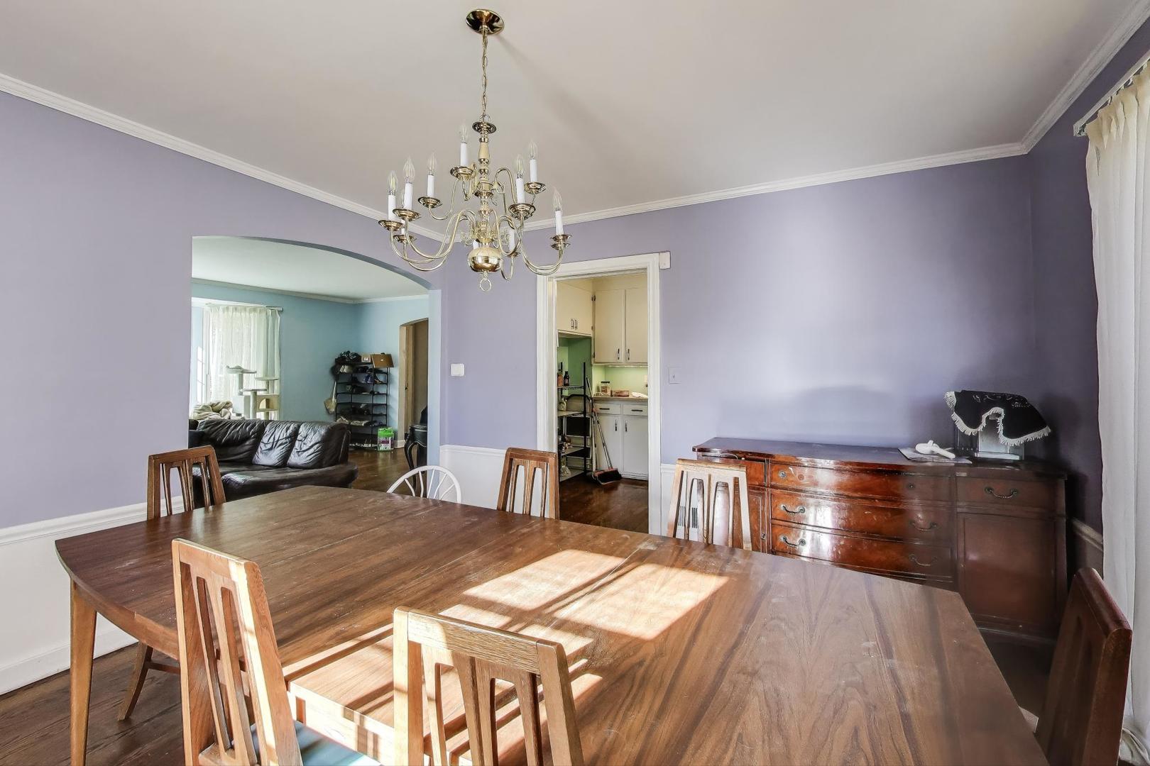 4350 Bobolink Terrace Skokie, IL 60076 - Photo 10 of 43