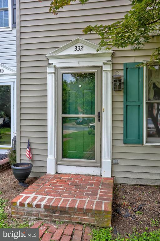 332 Cardinal Road Lititz, PA 17543 - Photo 2 of 29