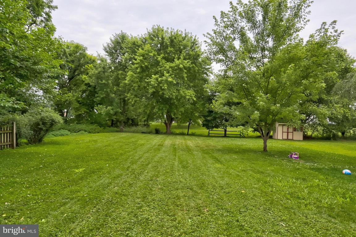 332 Cardinal Road Lititz, PA 17543 - Photo 26 of 29