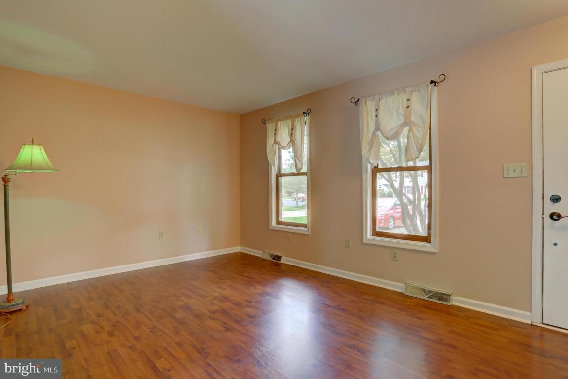 332 Cardinal Road Lititz, PA 17543 - Photo 5 of 29