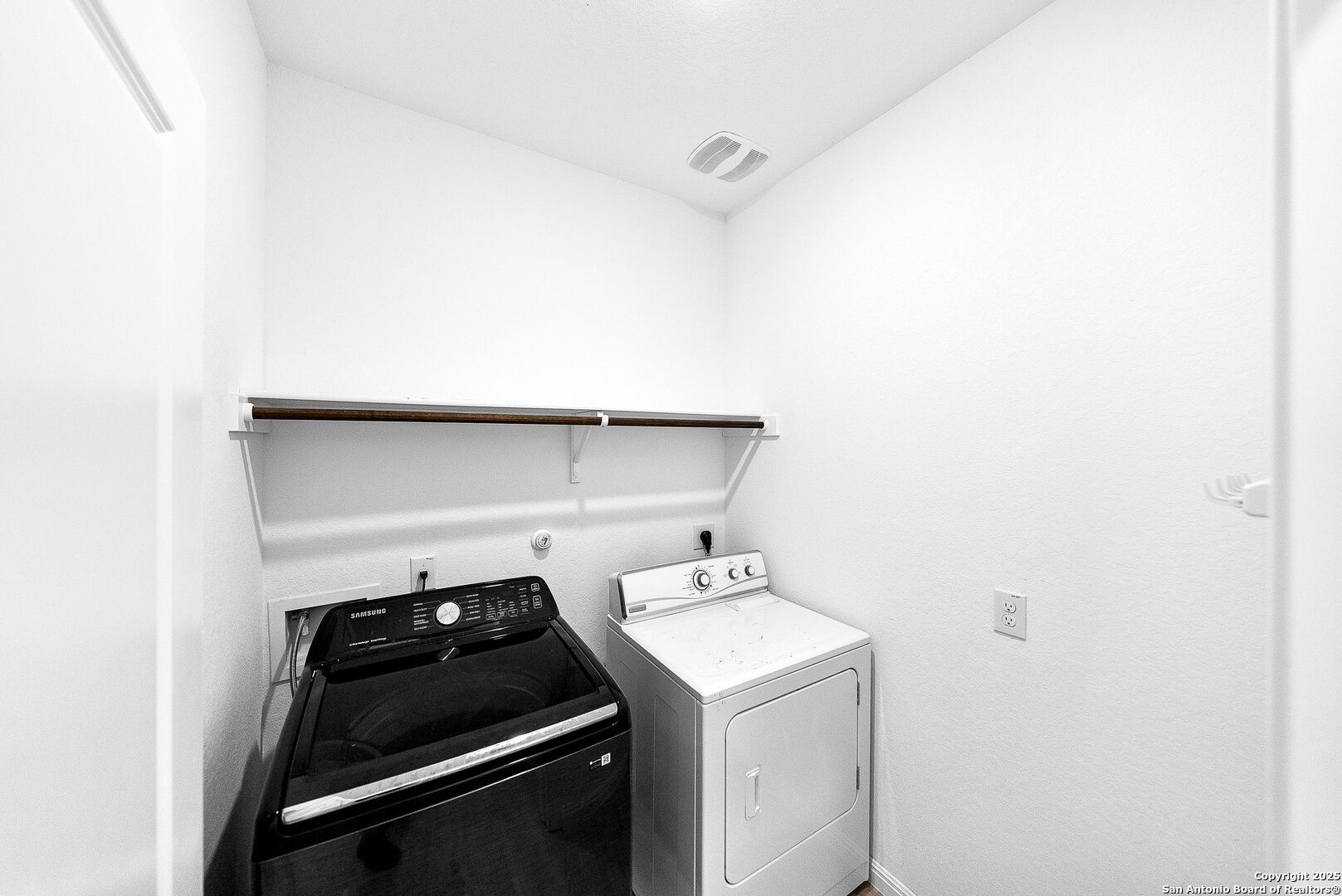 31920 Native Sun Road Bulverde, TX 78163 - Photo 21 of 62 a utility room with dryer and washer