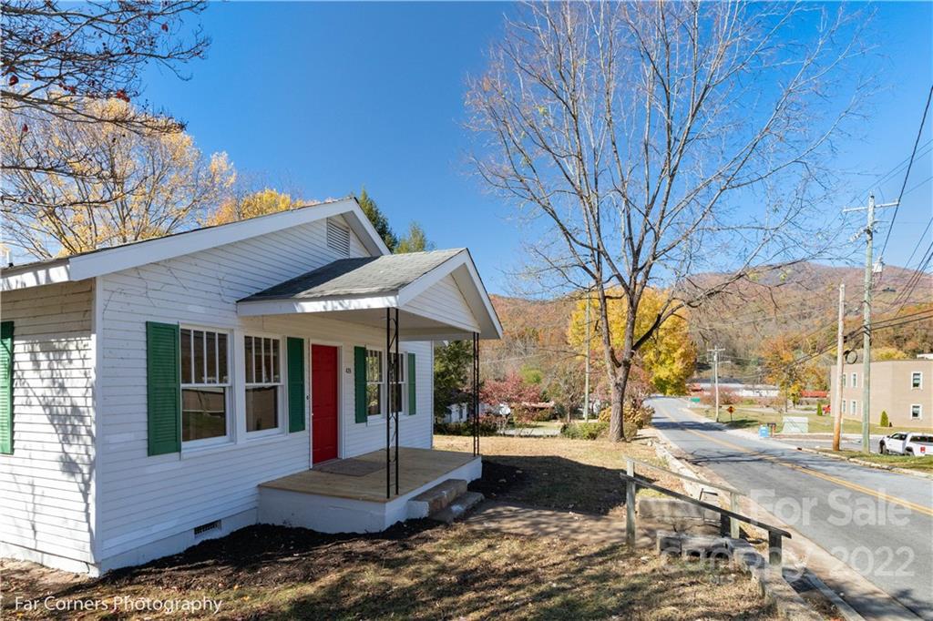 429 Hospital Road Sylva, NC 28779 - Photo 3 of 18 Gallery Image 3