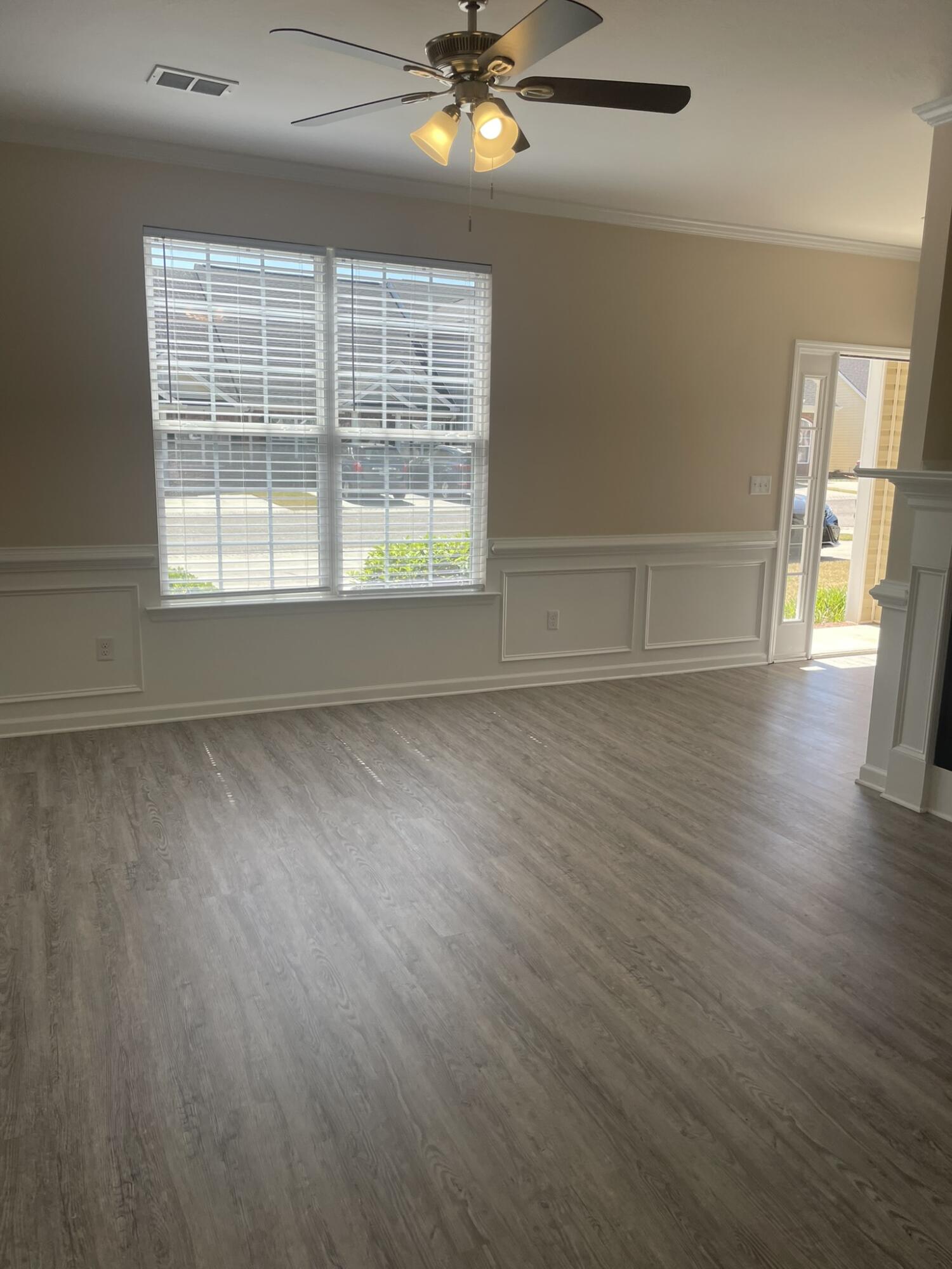 327 Hogan Way Evans, GA 30809 - Photo 4 of 18 IMG_3712