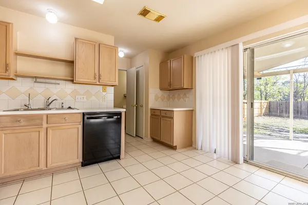 $1,600 | 10326 Mission Converse Tx 78109, Converse, TX 78109