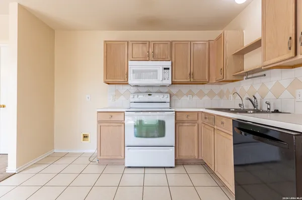 $1,600 | 10326 Mission Converse Tx 78109, Converse, TX 78109